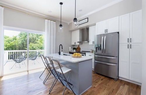 Woodberry Park House | Modern Family Stay | 10 Mins to Downtown & BNA