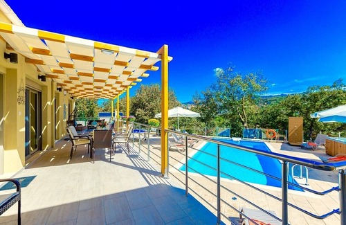 Monopari Villa | Modern Family Villa with Private Pool just 10 minutes from the Sandy Beaches at Rethymno!