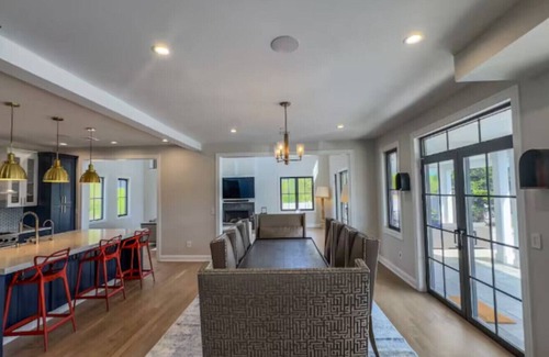 Jacobstown Villa | Modern Farm Estate Close to Six Flags and Vineyards!