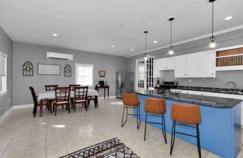 Mobile House | Modern Farmhouse 4 Bedroom Home Away From Home