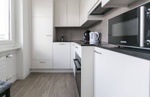 Lucerne Apartment | Modern flat w Netflix balcony top location