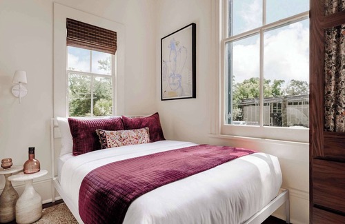 Touro Hotel | Modern Garden District Unit With Shared Outdoor Space