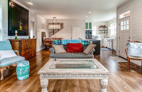 Gearhart House | Modern Gearhart Getaway, Walk to Beach and Downtown!