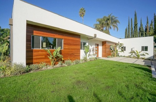 Sherman Oaks House | Modern gem/creative oasis in central Sherman Oaks