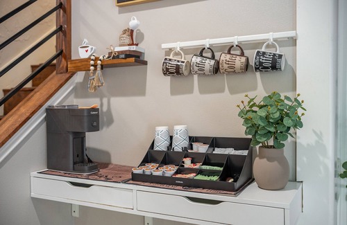 Northside House | Modern Getaway - Heated Pool Bar Grill & Chill