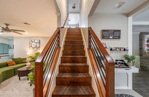 Northside House | Modern Getaway - Heated Pool Bar Grill & Chill