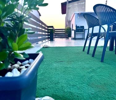 Nea Michaniona Apartment | Modern Grey