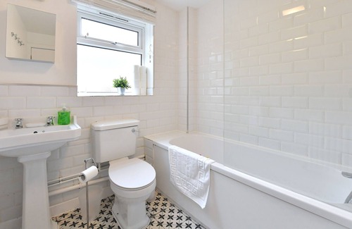 Northcote Apartment | Modern Ground Floor Apartment in Clapham Junction