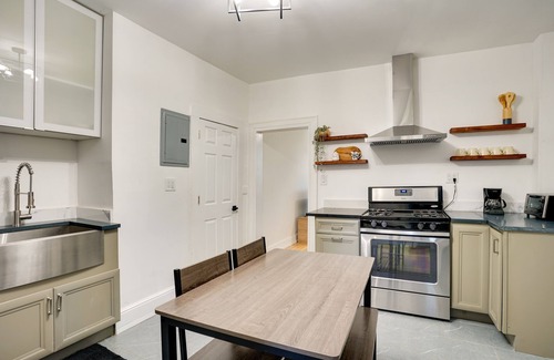 Hastings Apartment | Modern Hastings-On-Hudson Home Near River!