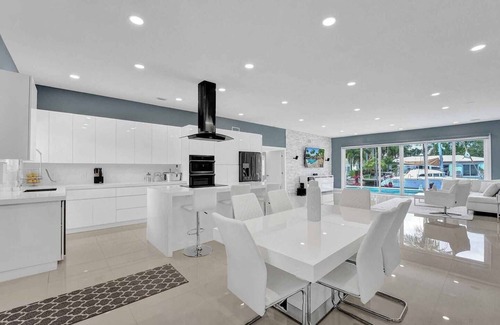 Pompano Isles House | Modern - Heated pool - intercostal views