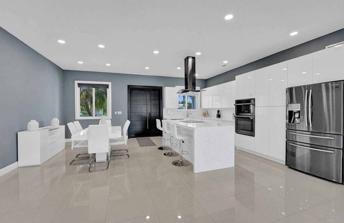 Pompano Isles House | Modern - Heated pool - intercostal views