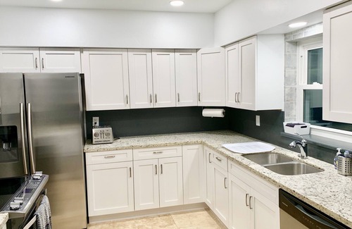 East Fort Lauderdale House | MODERN HOME, WALK TO BEACH PLUS 40 RESTAURANTS