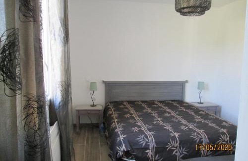 Crux-la-Ville House | Modern holiday home in Crux-La-Ville with terrace