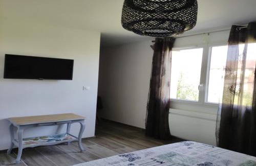 Crux-la-Ville House | Modern holiday home in Crux-La-Ville with terrace