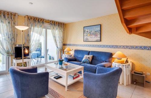 Valescure House | Modern Holiday Home in Saint Rapha l with Private Pool