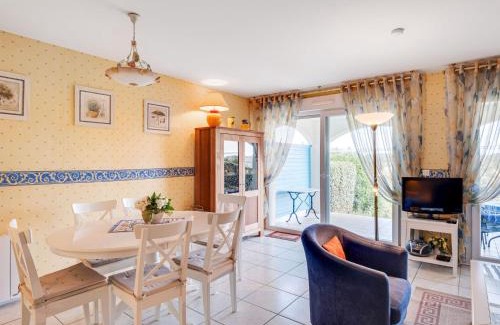 Valescure House | Modern Holiday Home in Saint Rapha l with Private Pool