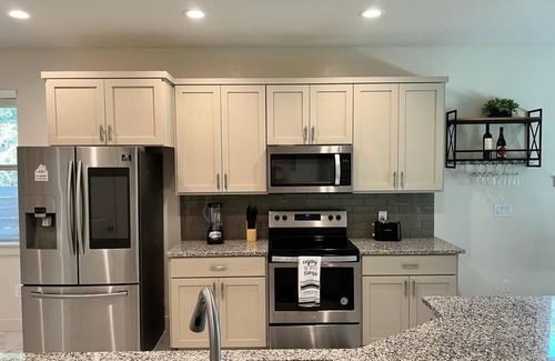 Highland Lake Estates House | Modern Home 5 Minutes to Lake with Pool, Parks, Games and Pet Friendly