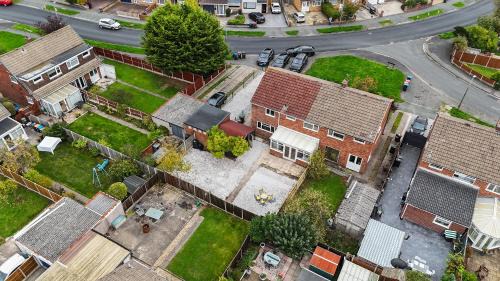 Ellesmere Port House | Modern Home 6bed En-suite Near Cheshire Oaks Near Chester Free Wi-Fi Free Parking Great for Work stays