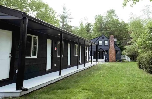 Phoenicia House | Modern Home + C M Y K Motel on 10 acres in Phoenicia
