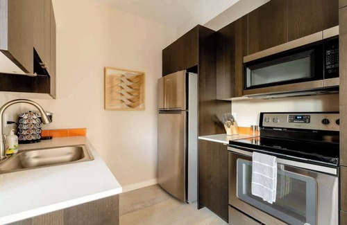 Hosford-Abernethy Apartment | Modern Home in Foodie District 2BR Sleeps 4
