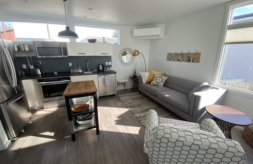 Eastsound House | Modern home in the Heart of Eastsound Village - Walk to Shops, Cafes, & Beaches