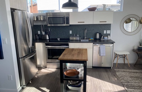 Eastsound House | Modern home in the Heart of Eastsound Village - Walk to Shops, Cafes, & Beaches