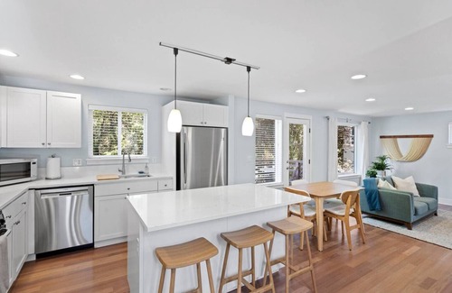 Old Ballard House | Modern Home Near Ballard Locks w/Patio & Parking! Award Winning!