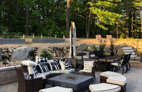 Hampton House | Modern Home-nr Beach/HotTub/Lg Stylish Patio