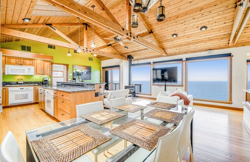 Philo House | Modern home on bluff over the ocean with private hot tub & three gas fireplaces