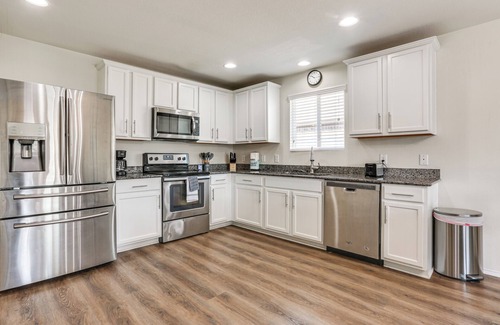 Little Elm House | Modern Home w/Private Yard & Patio in Little Elm!