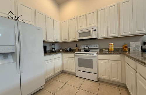 Kissimmee House | Modern home w private pool in Sonoma – near Disney