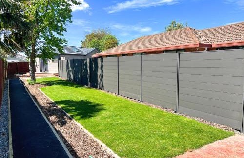 Halswell House | Modern Home with 2 Ensuites Only 17 Minutes to City and CHC Airport