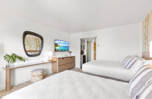 Ala Moana Apartment | Modern Hotel | Near Ala Moana, Balcony, Pool, Gym