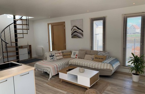 Houlgate House | Modern Houlgataise/rooftop/seaside villa!