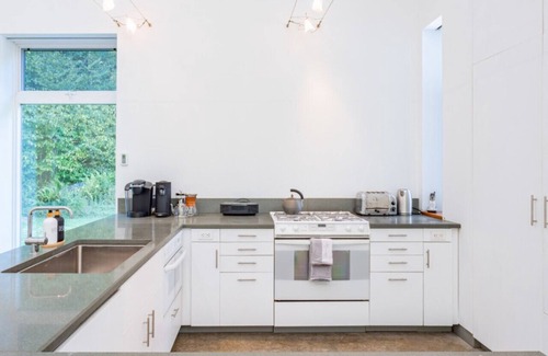 Roscoe House | Modern House Deep in the Woods of Roscoe
