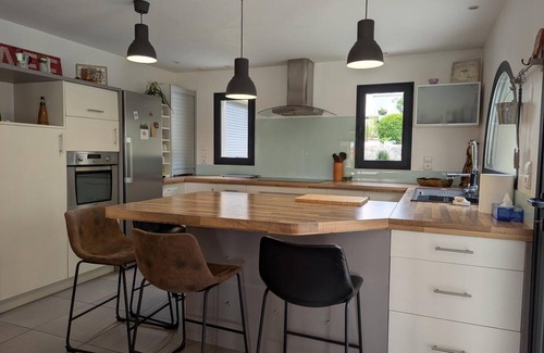 Soyaux Cottage | Modern house in Soyaux with private pool and parking