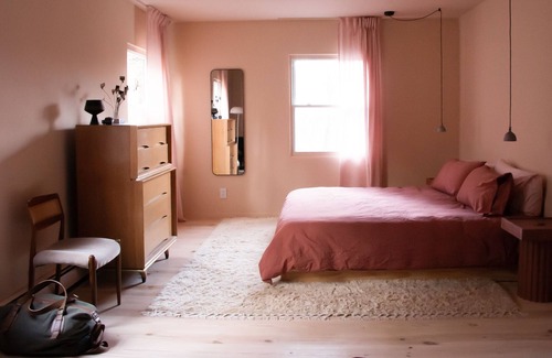 Accord House | Modern house in the woods with a pond