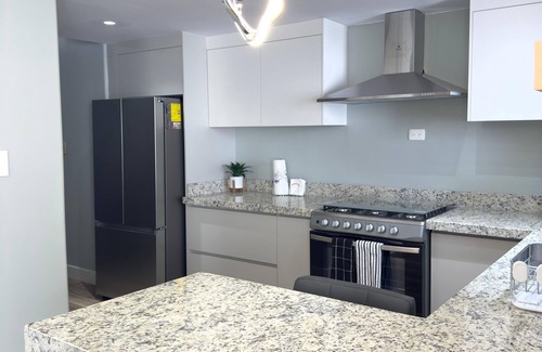 Hermosillo House | Modern House w/Wifi/alberca, Airport & Consulate in Hermosillo