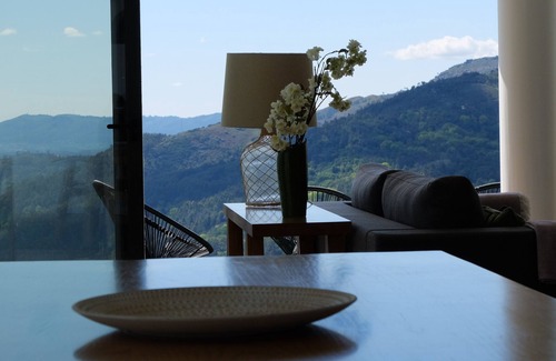 Ventosa House | Modern house with fantastic views over the River and the Serra do Gerês
