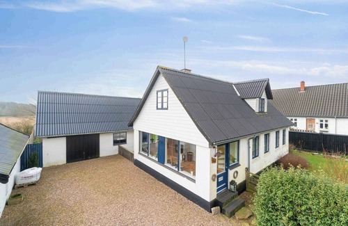 Pedersker House | Modern house with space for relaxation