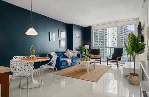 Downtown Miami Apartment | Modern Icon Brickell Condo by Palermo Home Miami