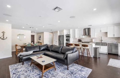 Pompano Isles House | Modern intracoastal paradise