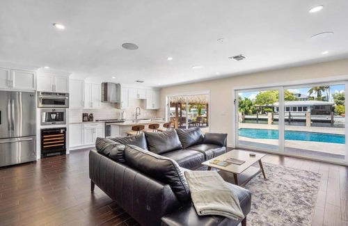 Pompano Isles House | Modern intracoastal paradise