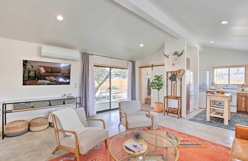 Joshua Tree House | Modern Joshua Tree Bungalow with Fire Pit & BBQ!