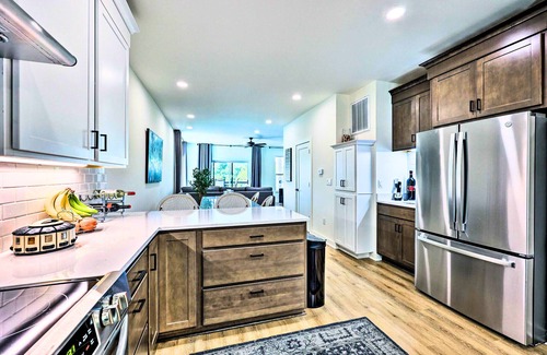 Mid America House | Modern Lake Hamilton Tri-Level Luxury Townhouse!