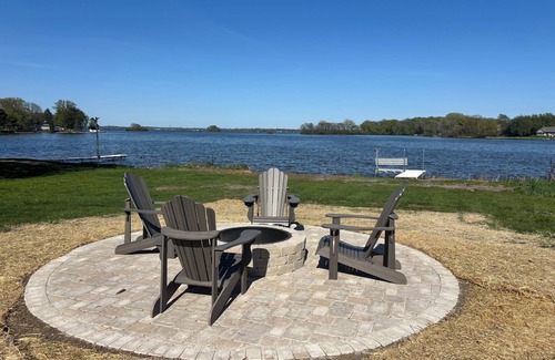 Beaver Dam House | Modern Lake Home: Family Fun & Memorable Getaway!