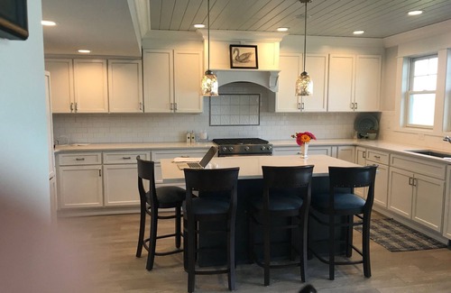 Whitehall House | Modern lakefront 5 bedroom, 4.5 bath home with dock, plunge pool