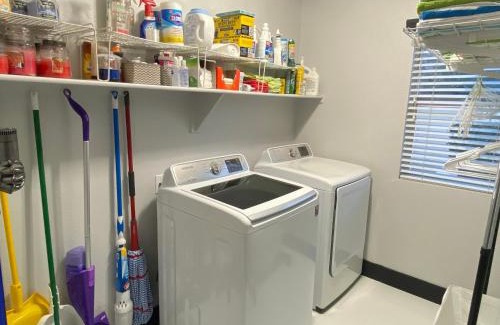 Ocotillo House | Modern Lakefront Paradise