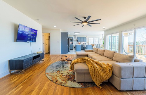 Eufaula House | Modern Lakeside Retreat