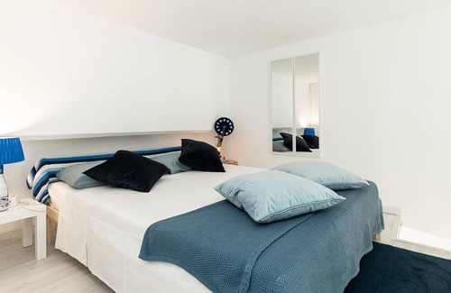 Quinto al Mare Apartment | [ Modern Loft - Genoa ] A stone's throw from the sea.